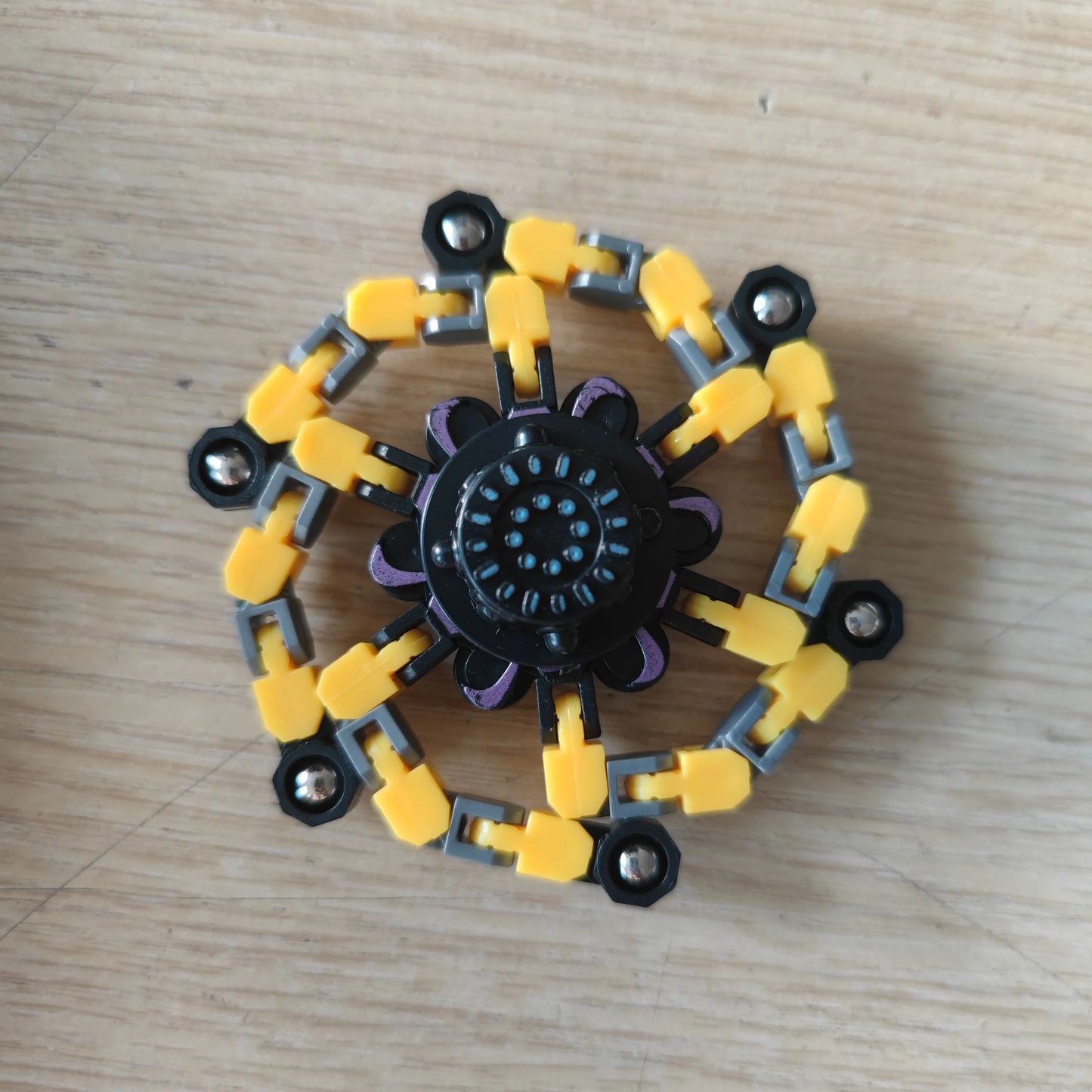 FORMABLE FIDGET SPINNER